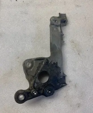 Dacia Duster II Engine mounting bracket 144884724R