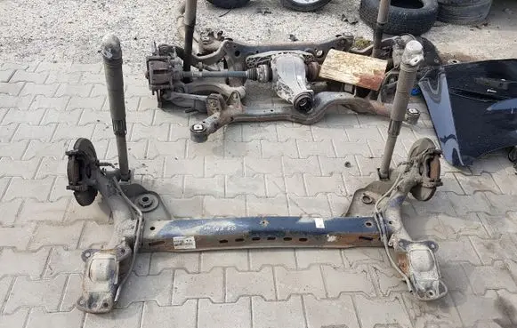 Volkswagen Golf VII Rear axle beam with reductor 5Q0501049AF