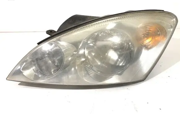 KIA Ceed Headlight/headlamp 92101-1H000
