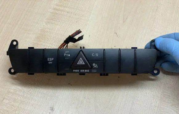 Mercedes-Benz R W251 Hazard light switch A2518704310 03754724 1042988