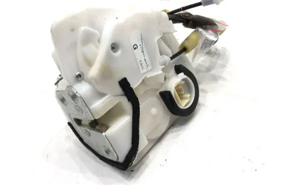 Mazda 2 Front door lock