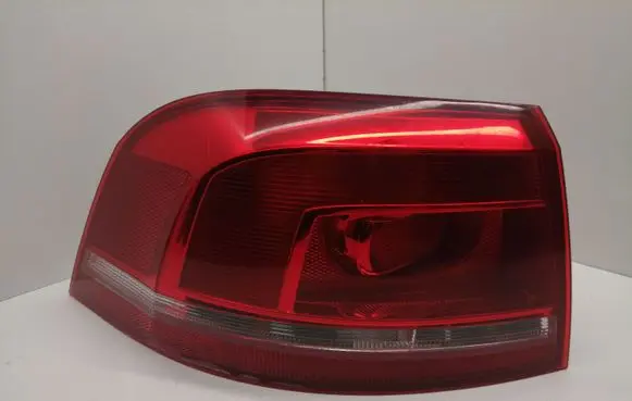 Volkswagen PASSAT B7 Rear/tail lights 3AF945095C