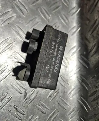 Renault Megane I Glow plug pre-heat relay 7700107794