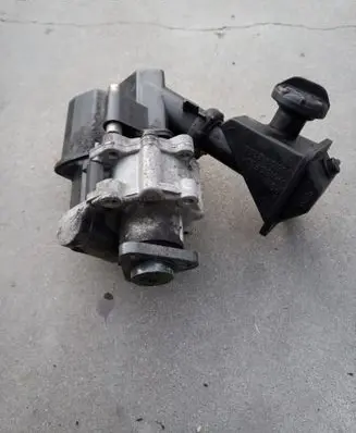 Porsche Boxster 986 Engine mount bracket 996314020 996314220