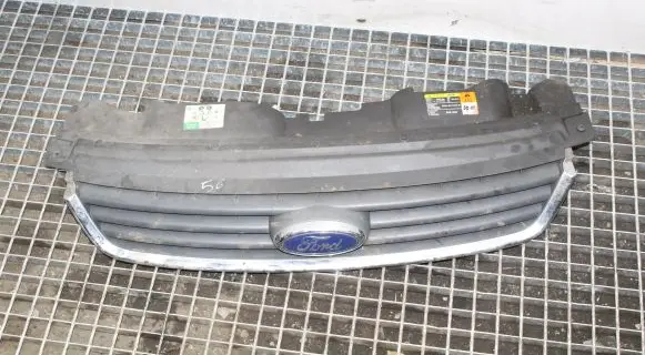 Ford Kuga I Front bumper upper radiator grill 8V41R7081A