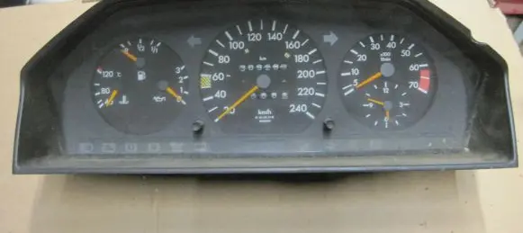 Mercedes-Benz E W124 Speedometer (instrument cluster) 1245431525