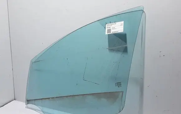 Renault Zoe Front door window/glass (coupe) 803018685R
