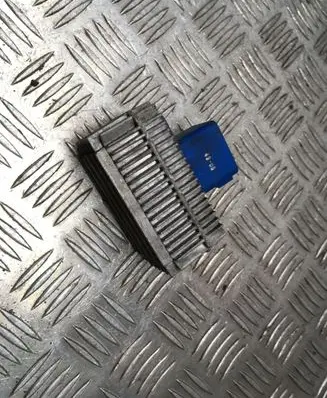 Glow plug pre-heat relay