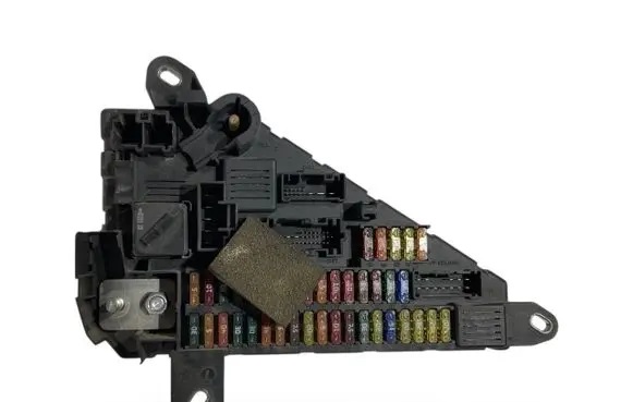 BMW 5 E60 E61 Fuse module 9138830 6906619