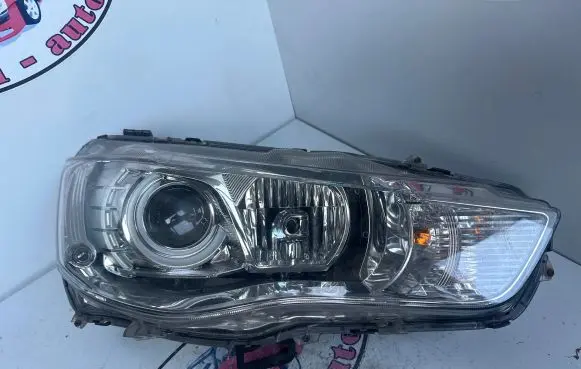 Mitsubishi Outlander Headlight/headlamp P8924R
