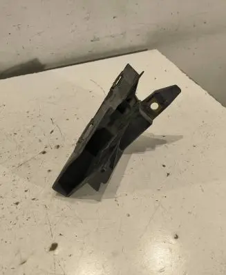 Mercedes-Benz E W212 Front bumper mounting bracket A2128852565
