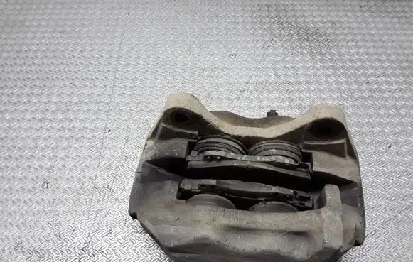 Toyota Hilux (N80, N90, N100, N110) Front brake caliper