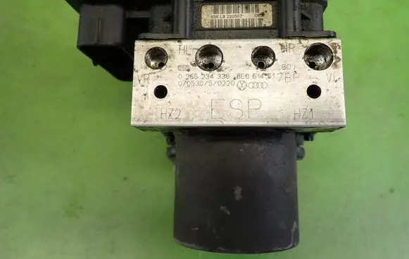 Audi A4 S4 B7 8E 8H ABS Pump