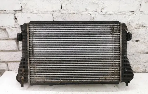 Volkswagen Touran I Intercooler radiator 1K0145803