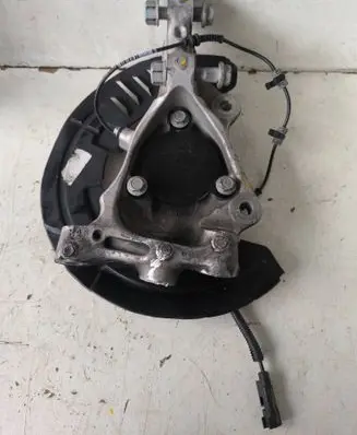 Chevrolet Camaro Front wheel hub spindle knuckle 84004747