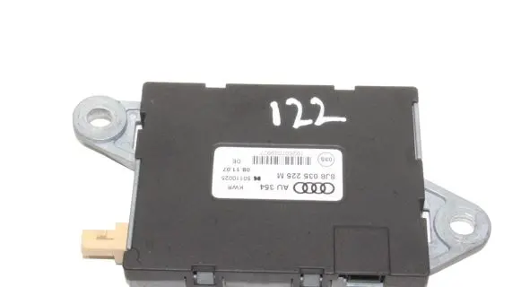 Audi TT TTS Mk2 Aerial antenna amplifier 8J8035225M