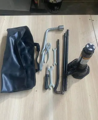 Toyota Hilux (AN10, AN20, AN30) Lift Jack 091110K161