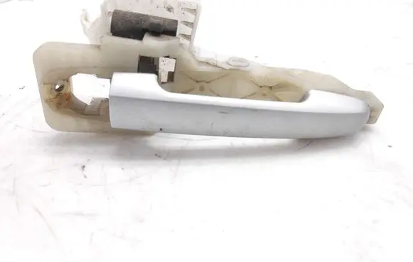 Hyundai Sonata Front door exterior handle