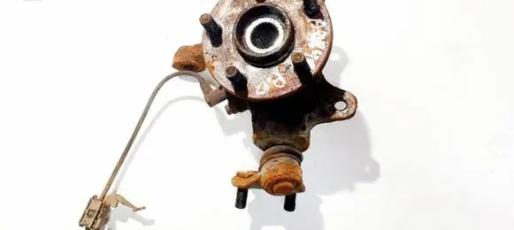 Toyota Avensis T220 Front wheel hub 