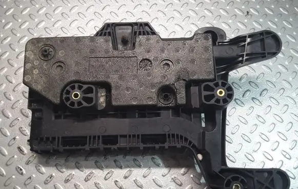 Battery tray