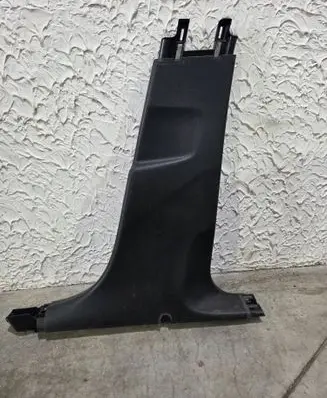 (B) pillar trim (bottom)