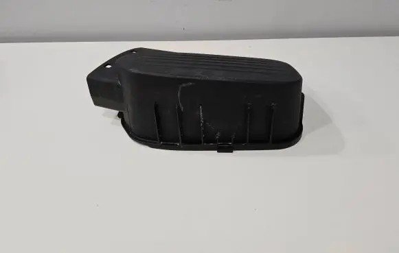 Maserati Ghibli Air filter box cover 70552752 670001584 7055275201