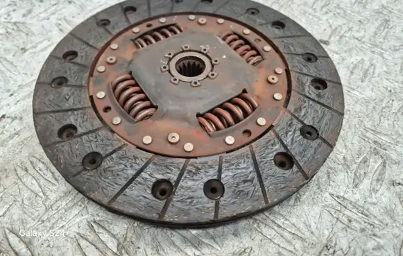 Opel Corsa D Clutch pressure plate 55565534 332350714
