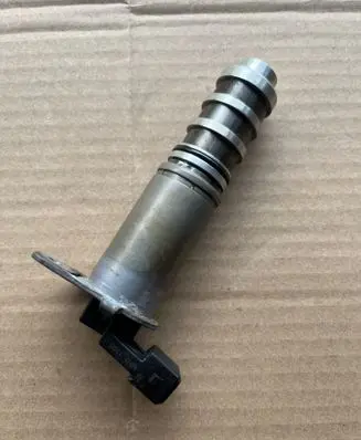 BMW 3 E90 E91 Camshaft vanos timing valve 7585776 11367585776