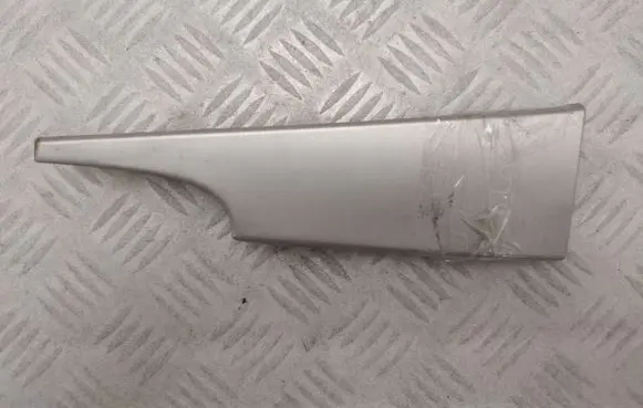 Ford Mustang VI Dashboard glove box trim FR3B63044B78