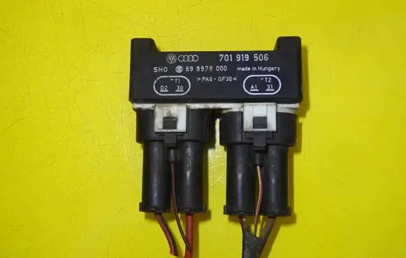 Volkswagen Transporter - Caravelle T4 Coolant fan relay 701919506