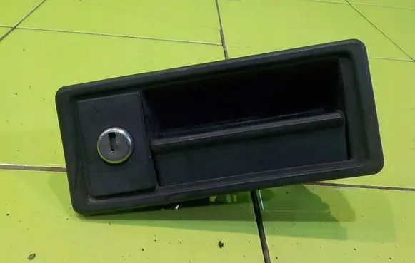 Lancia Beta Tailgate glass/window release handle CL2 430038