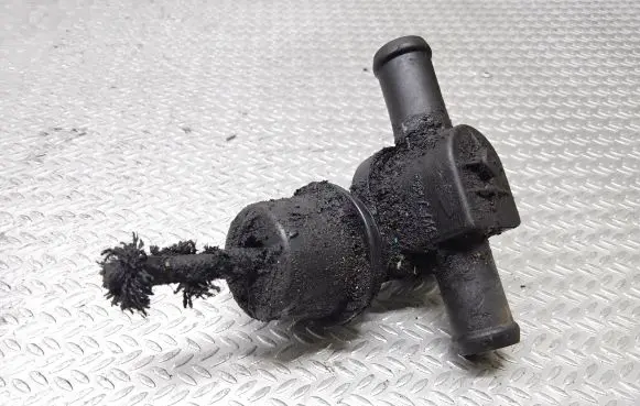 Volkswagen II LT Coolant heater control valve 701819809G