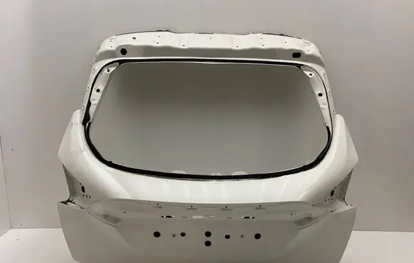 Nissan Juke II F16 Tailgate/trunk/boot lid 10000336