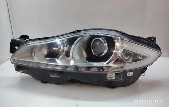 Jaguar XJ X351 Headlight/headlamp AW9313W030CD