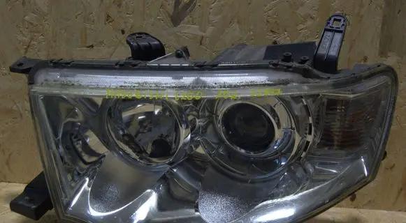 Mitsubishi L200 Headlight/headlamp