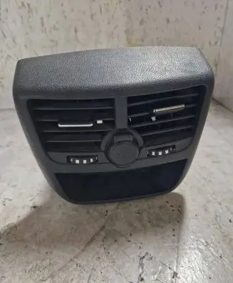 Rear air vent grill