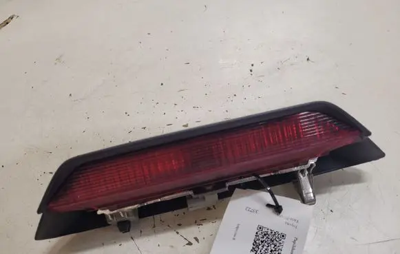 Toyota Yaris Third/center stoplight 77620 52008