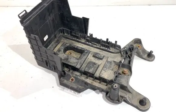 Volkswagen PASSAT B7 Battery bracket 1K0915333