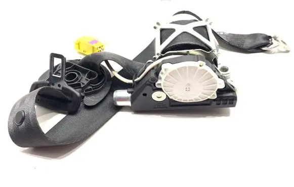 Volkswagen PASSAT B7 Front seatbelt 3C1857705P