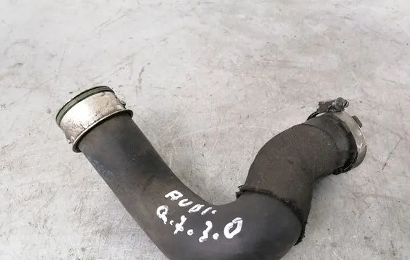 Audi Q7 4L Intercooler hose/pipe 7L6145738A