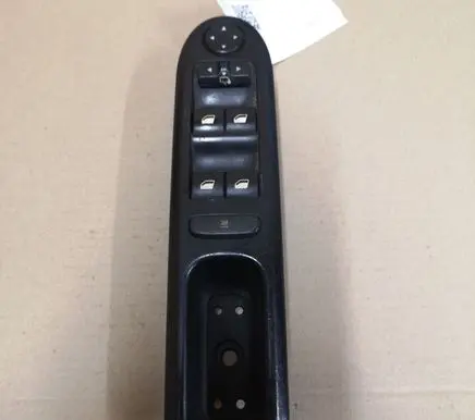 Peugeot 407 Electric window control switch 96468704XT