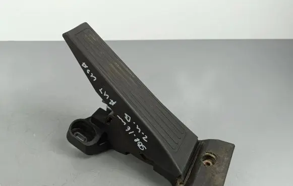 KIA Sorento Accelerator throttle pedal 32700C6110