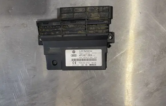 Audi A6 S6 C6 4F Power management control unit 4F0907280A