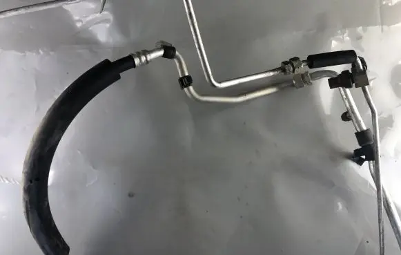 Mitsubishi Pajero Pinin Air conditioning (A/C) pipe/hose