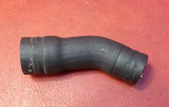 Opel Movano B Engine coolant pipe/hose