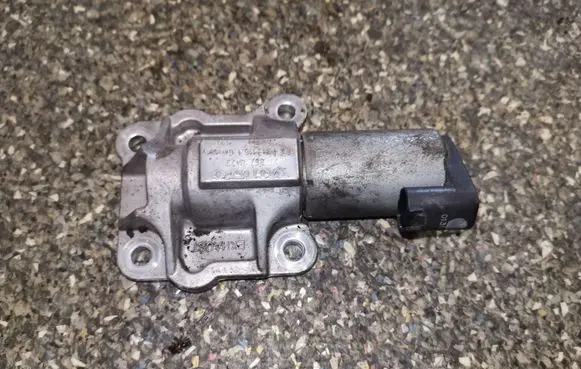 Volvo S60 Camshaft vanos timing valve 8670422
