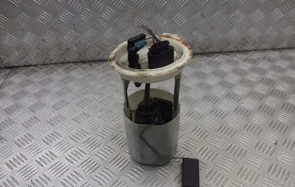Volkswagen Golf V Mechanical fuel pump 