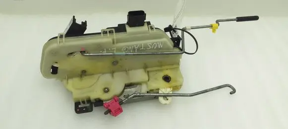 Ford Mustang V Front door lock DA5A5421813BA