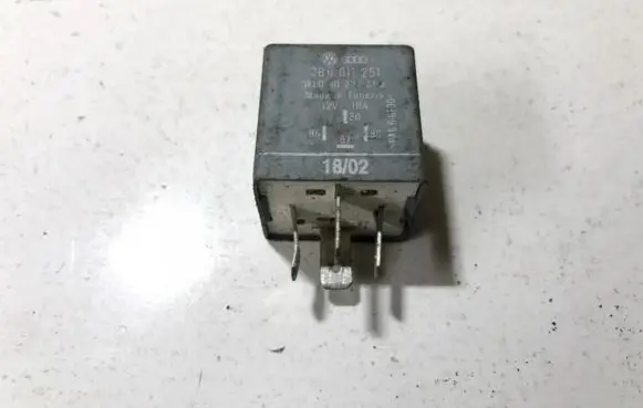 Volkswagen PASSAT B5 Other relay 3b0911251 61237009