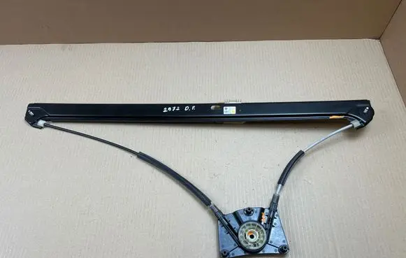 Volkswagen Crafter Front door electric window regulator 7C0837462A